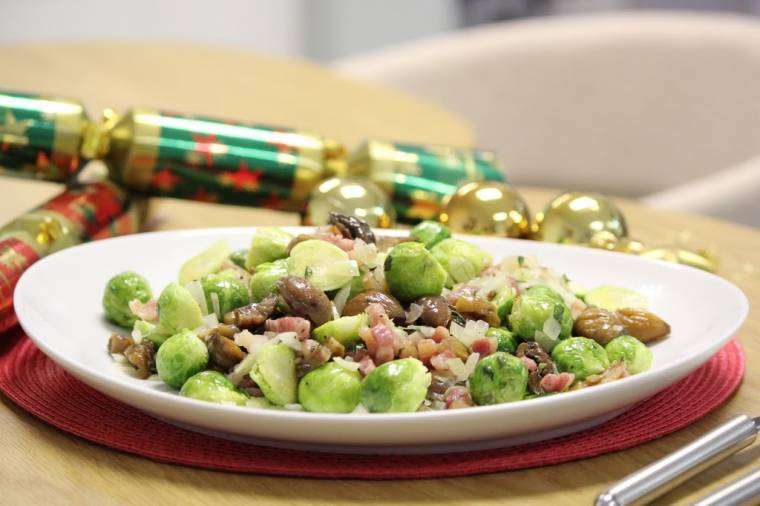 How To Make Bacon, Sprouts And Chestnuts With Vermouth
