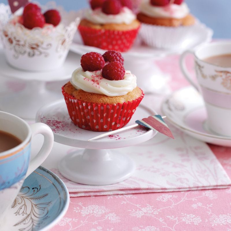 Easy Raspberry Cream Cupcakes: Light, Fluffy & Perfect For Afternoon Tea