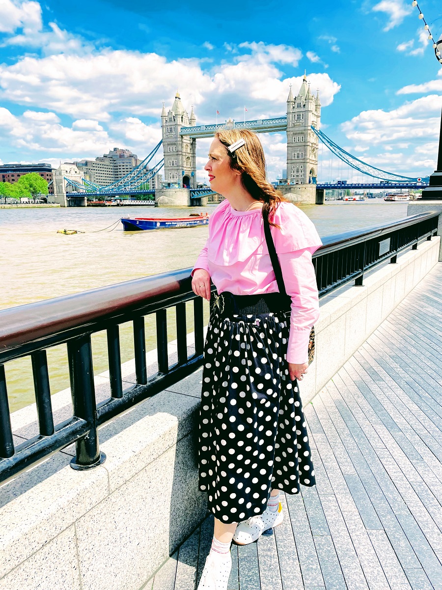How To Style A Pink Shirt With A Black Polka Dot Skirt