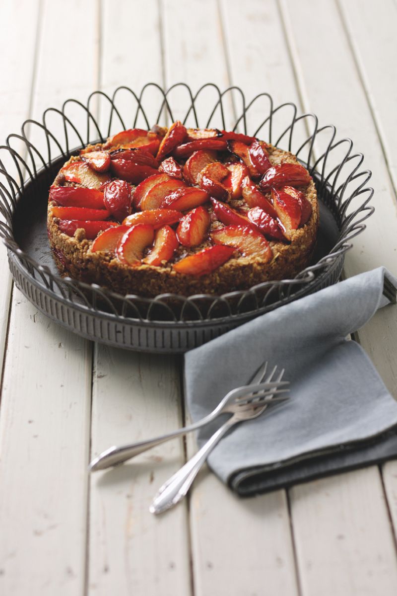 Laetitia’s Lovely Plum Crumble Cake