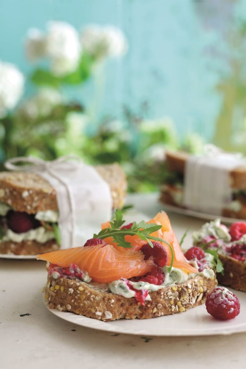 How To Make Easy Salmon Sandwiches How To Make Easy Salmon Sandwiches