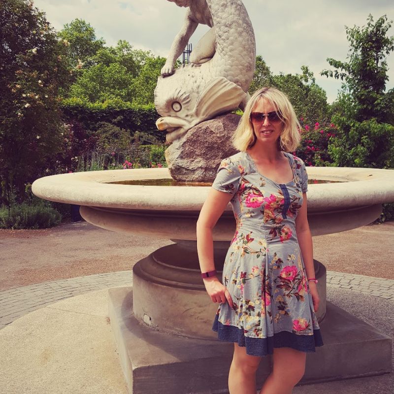 Hyde Park Summer Style: The Flowered Dress That Perfectly Matched London’s Blooming Beauty