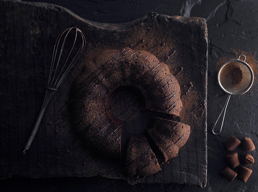 Monty Bojangles Berry Bubbly Chocolate Truffle Cake