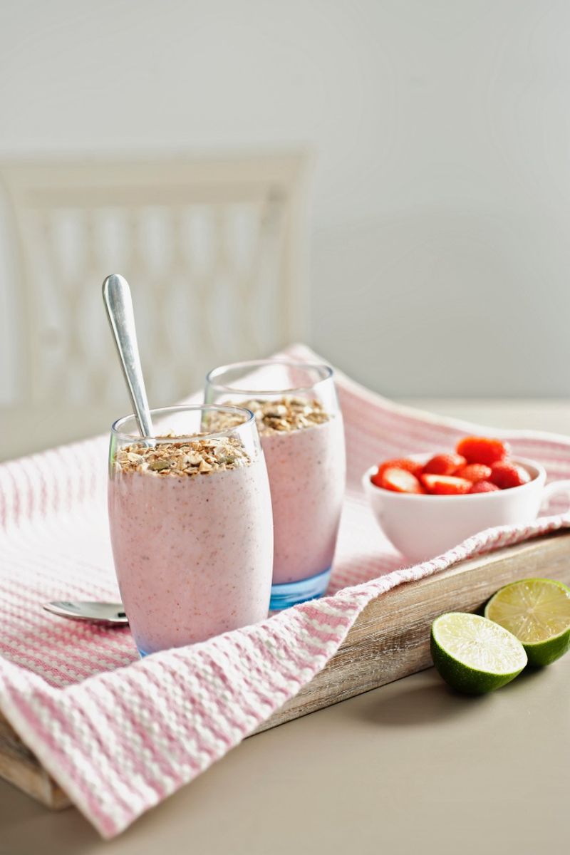 How To Make A Strawberry And Lime Smoothie.