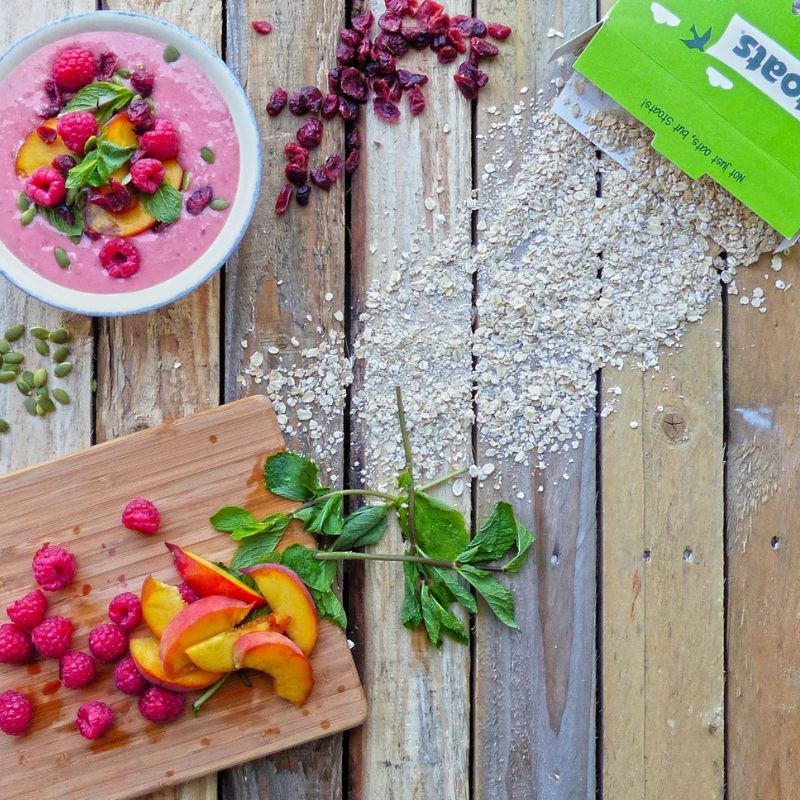 How To Make Oaty Peach And Raspberry Smoothie Bowl