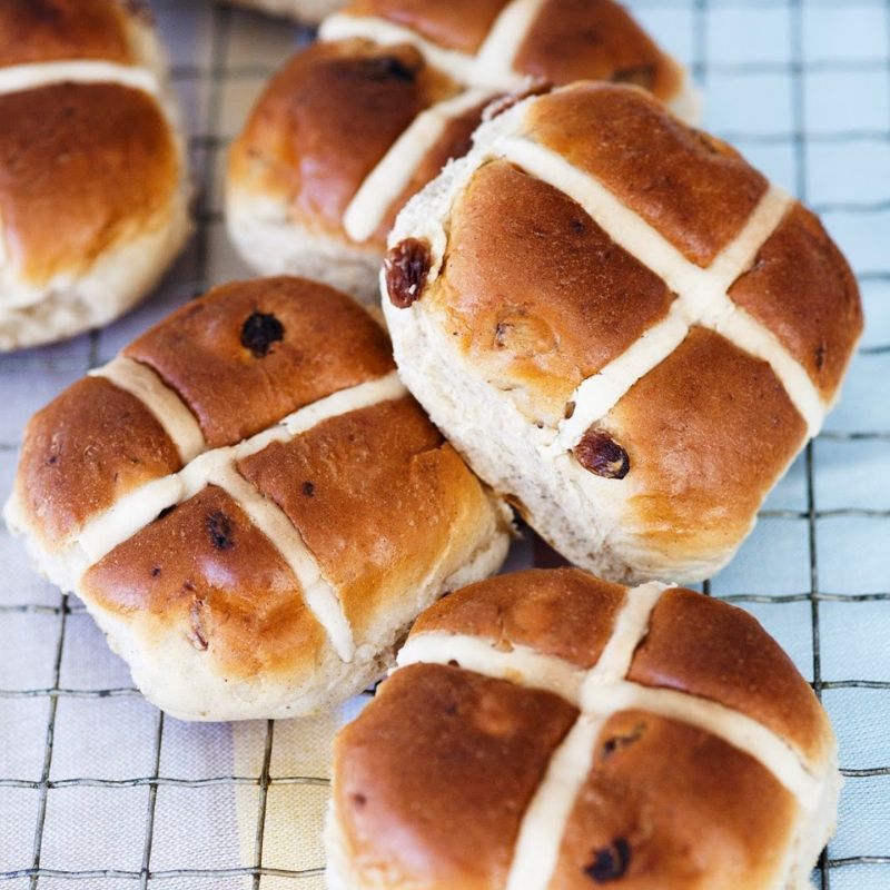 Hot Cross Buns With California Raisins