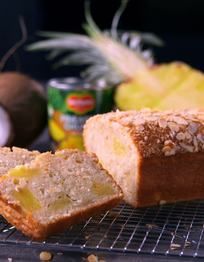How To Make A Pineapple And Coconut Loaf