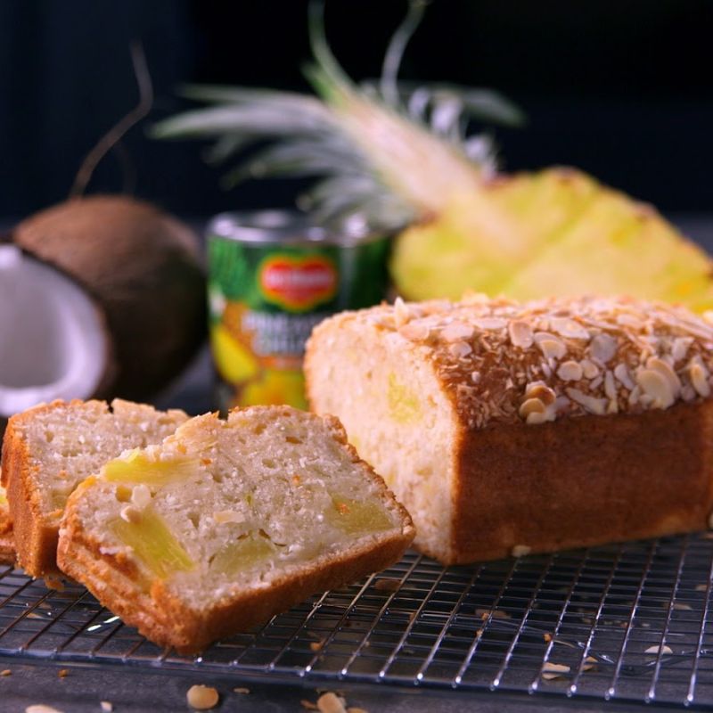 How To Make A Pineapple And Coconut Loaf