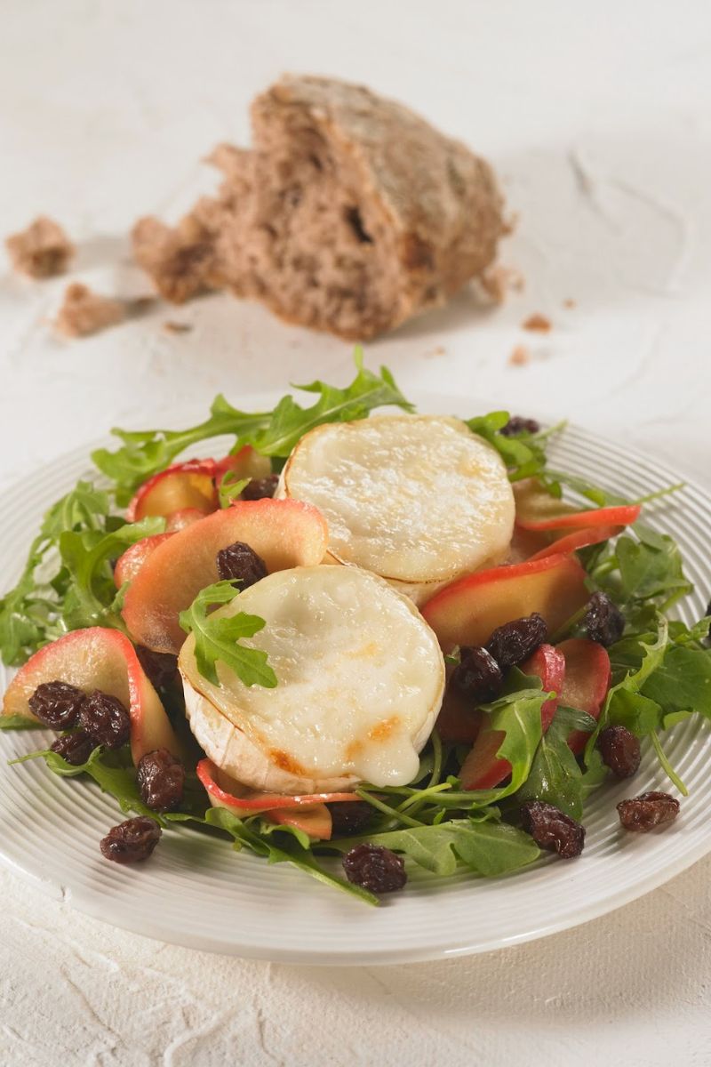 Caramelised Apples, California Raisin Goat’s Cheese Salad