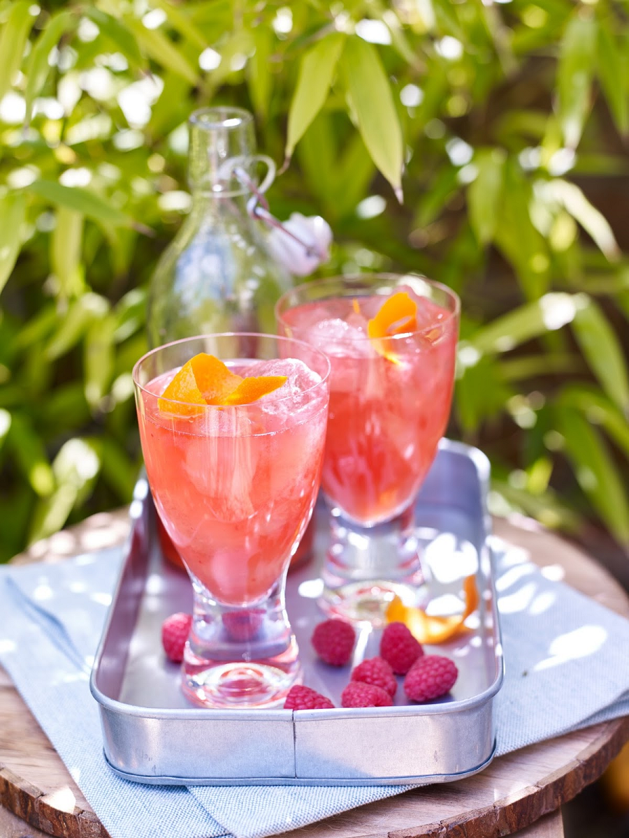 4 Summer Sparkling Elderflower Drinks