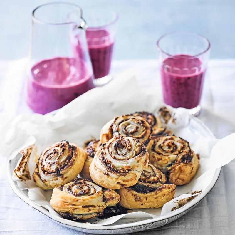 Chocolate Hazelnut Swirls & Berry And Honey Smoothies