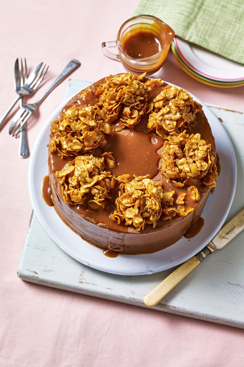 How To Make A Chocolate And Salted Caramel Crunch Cake