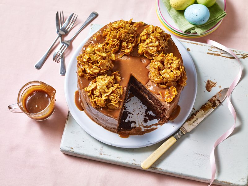 How To Make A Chocolate And Salted Caramel Crunch Cake 