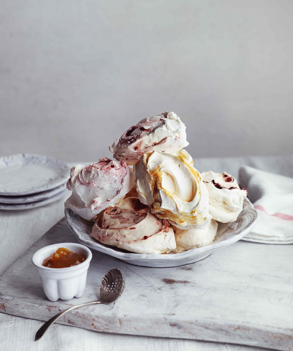 Bonne Maman Marbled Fruity Meringues Bonne Maman Marbled Fruity Meringues