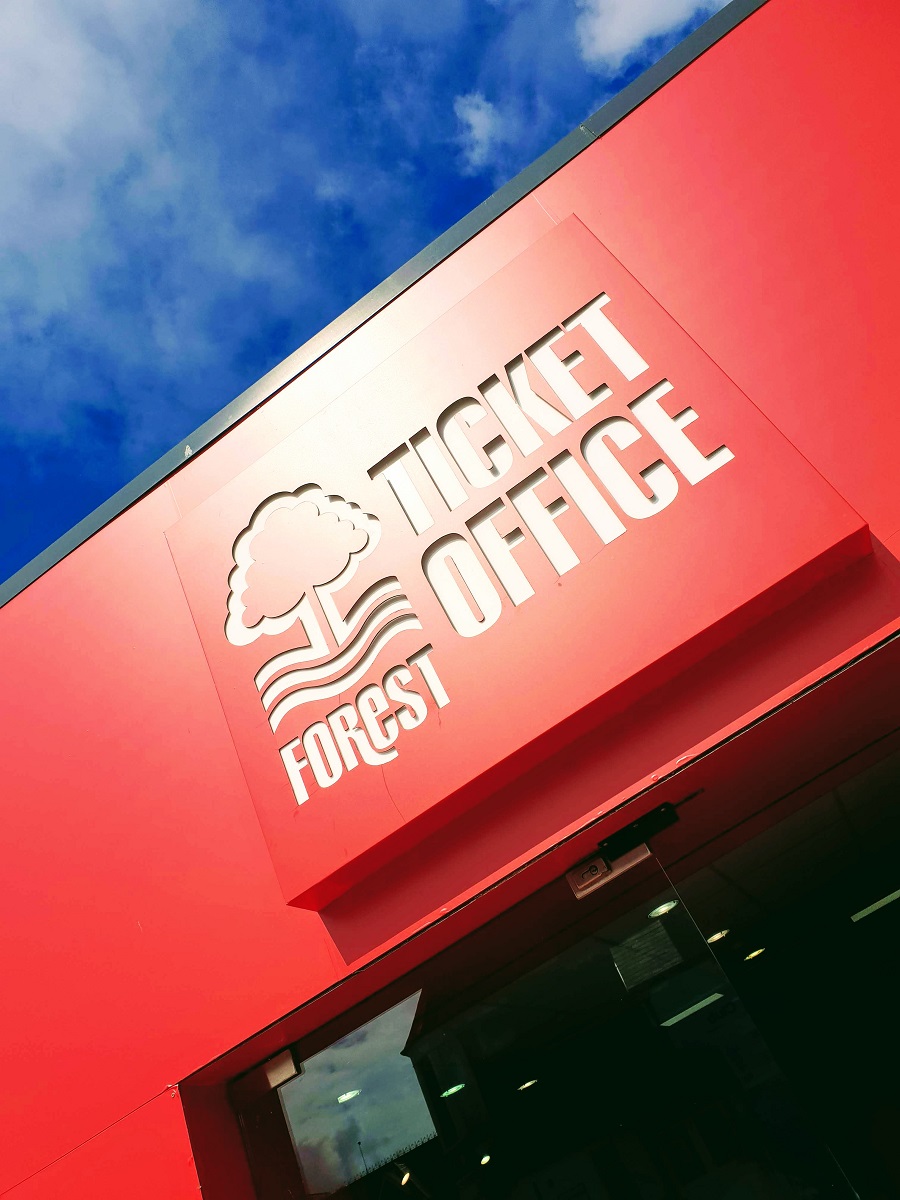 The City Ground Robin Sculpture: Hoodwinked 2018 Nottingham Trail Photos