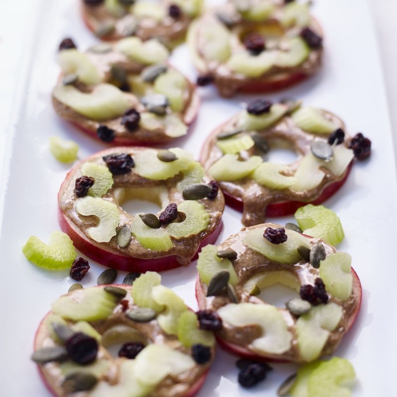 Easy Vegan Apple Snack With Peanut Butter (Healthy 5-Minute Recipe) Easy Vegan Apple Snack With Peanut Butter (Healthy 5-Minute Recipe)