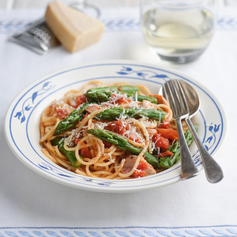 Fiery Asparagus And Chicken Pasta Recipe