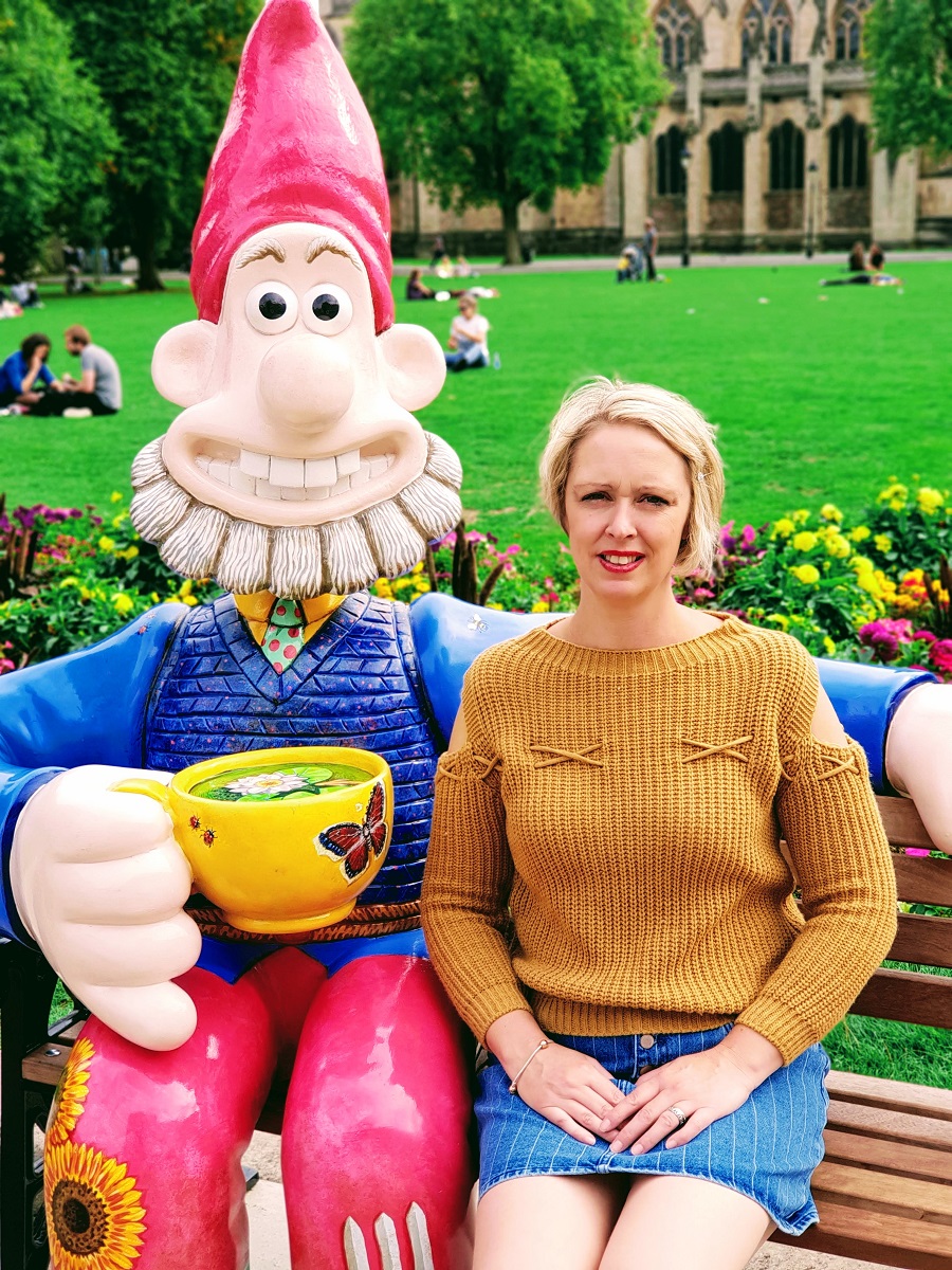 Dreaming Of Summer: A Fun Tea Date With Wallace 