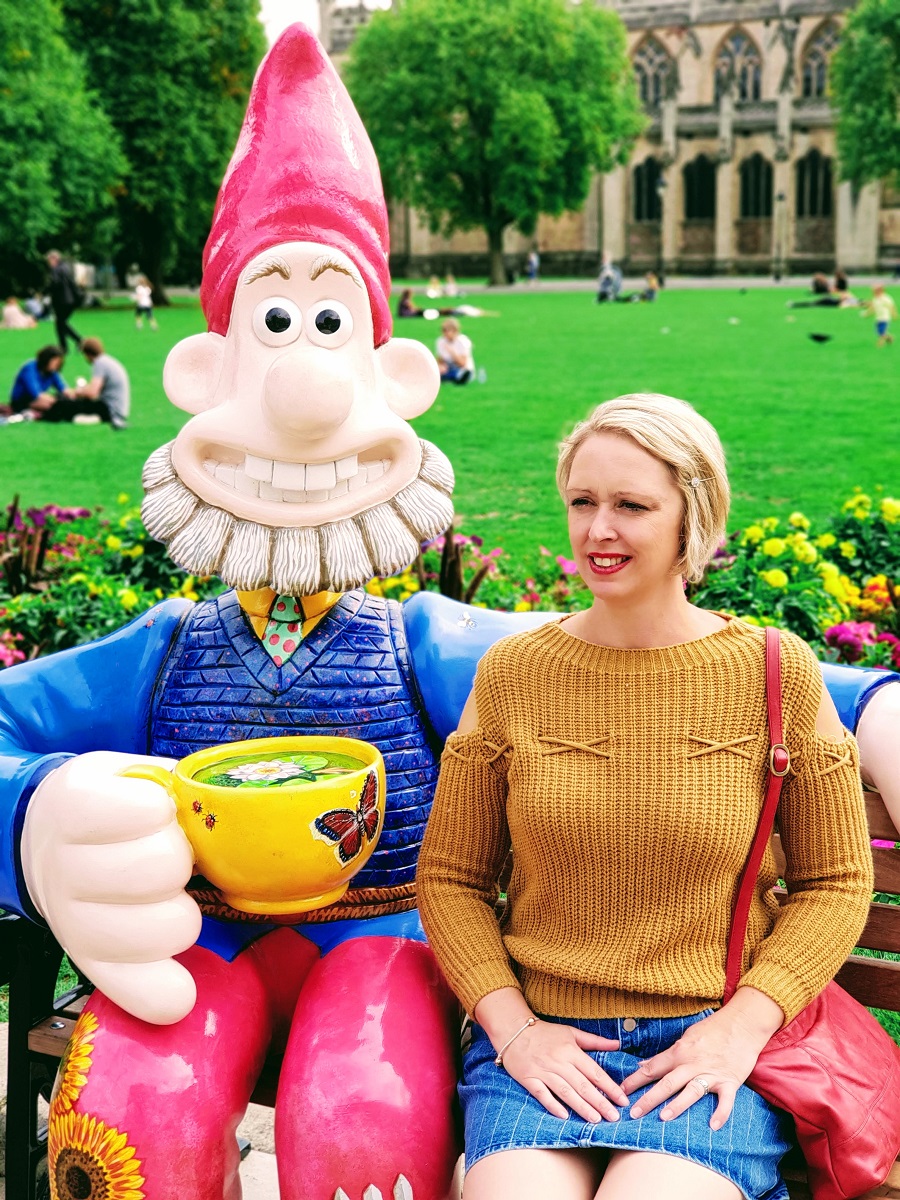 Dreaming Of Summer: A Fun Tea Date With Wallace 