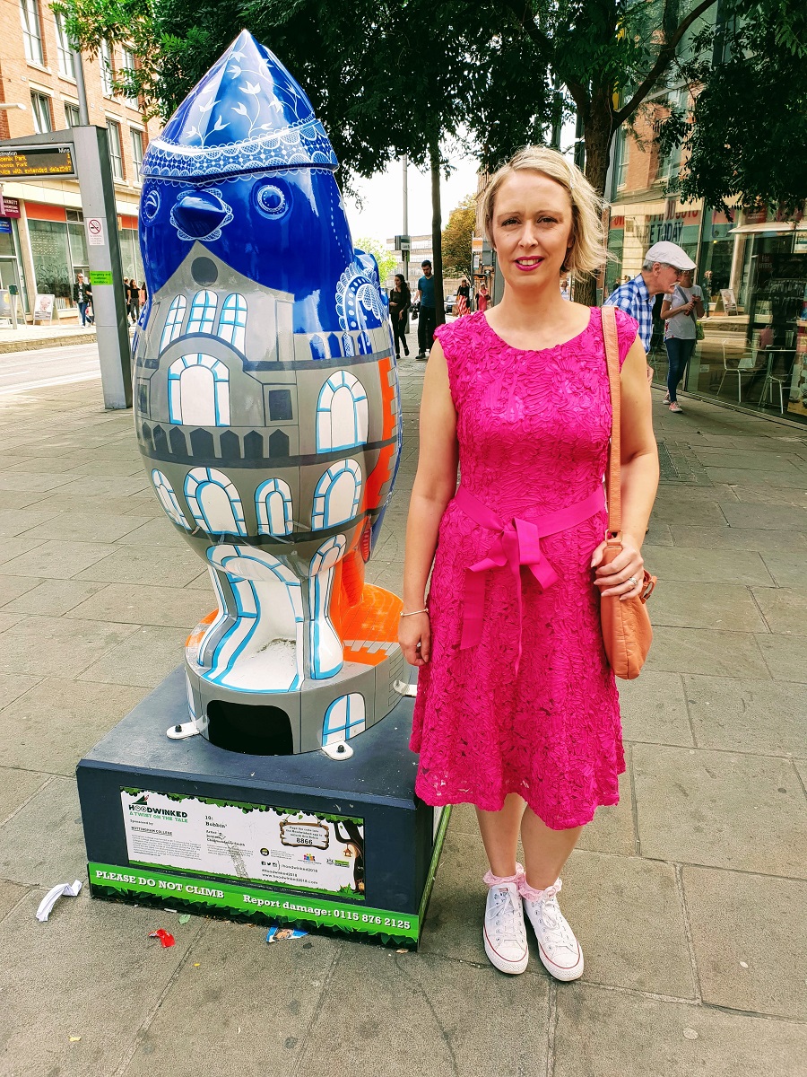 Pink Dress And Converse Outfit Idea For Women Over 40