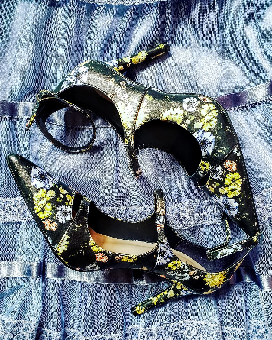 All About The Shoes: Creative Mondays Link Up