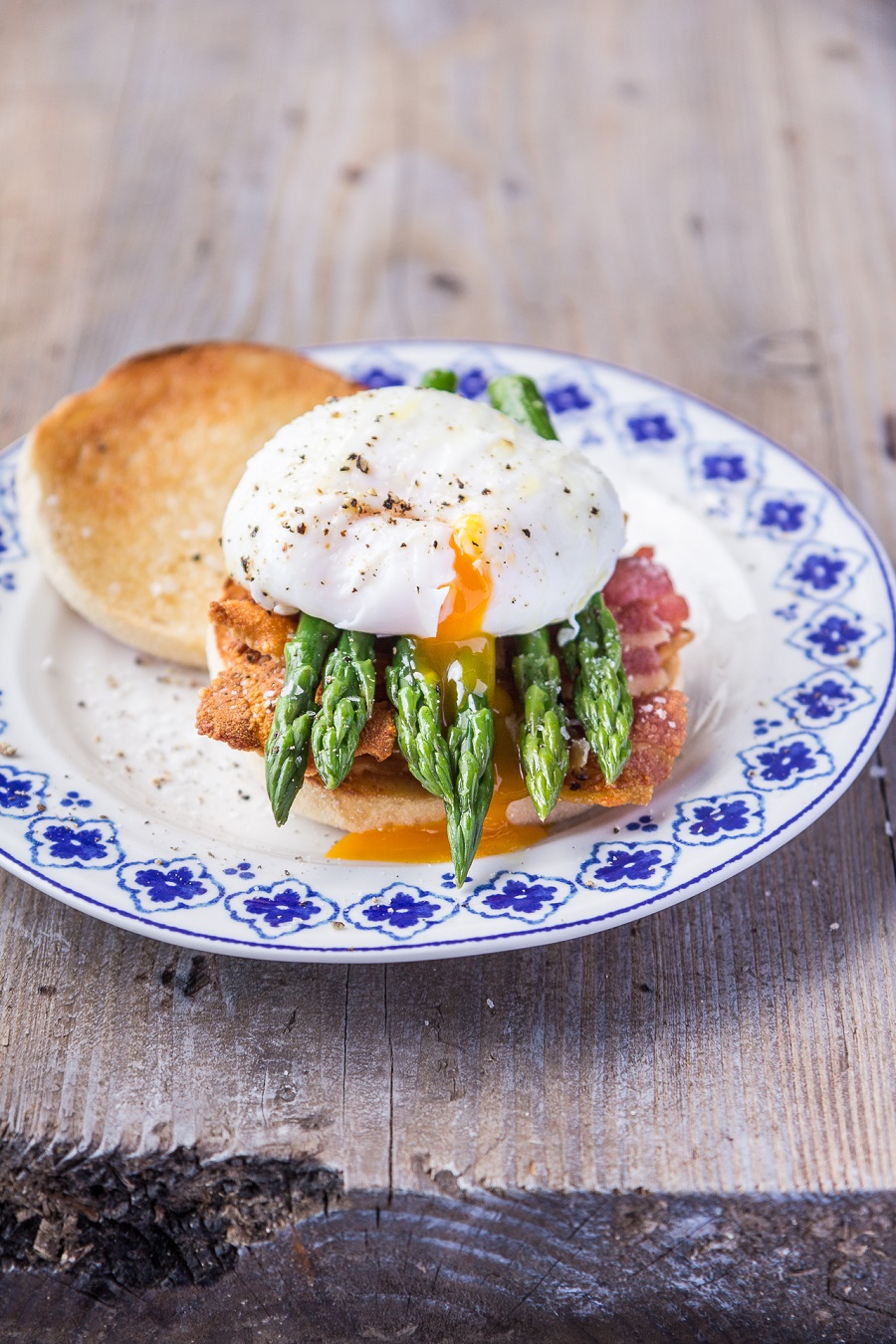 Brunch Muffins With Poached Eggs, Asparagus Tips And Smoked Bacon