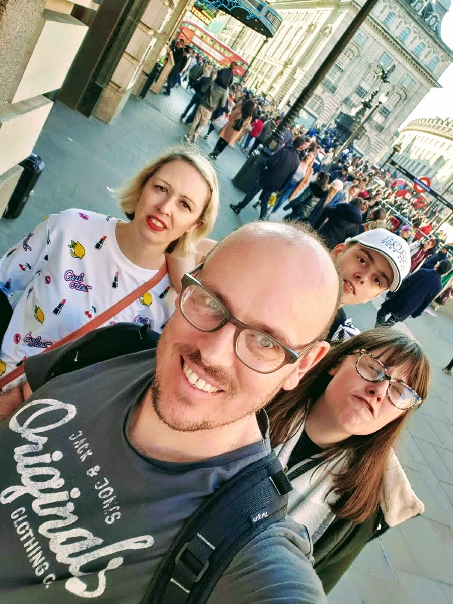 London Travel: Trafalgar Square With Family London Travel Trafalgar Square With Family