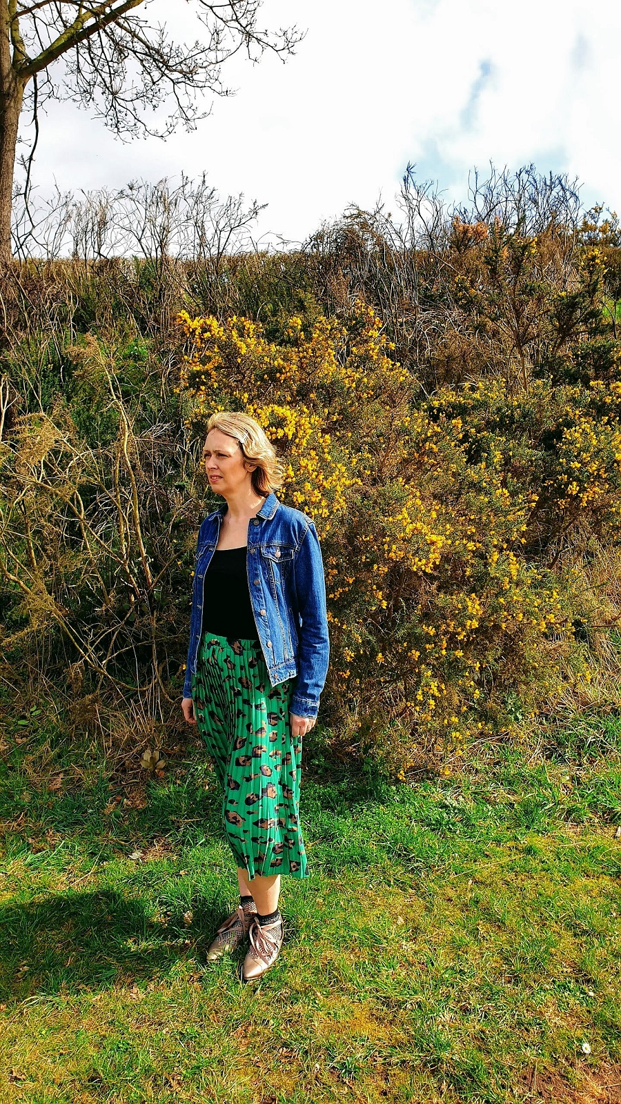 Denim Jacket Out For Spring Styling A Denim Jacket For Spring