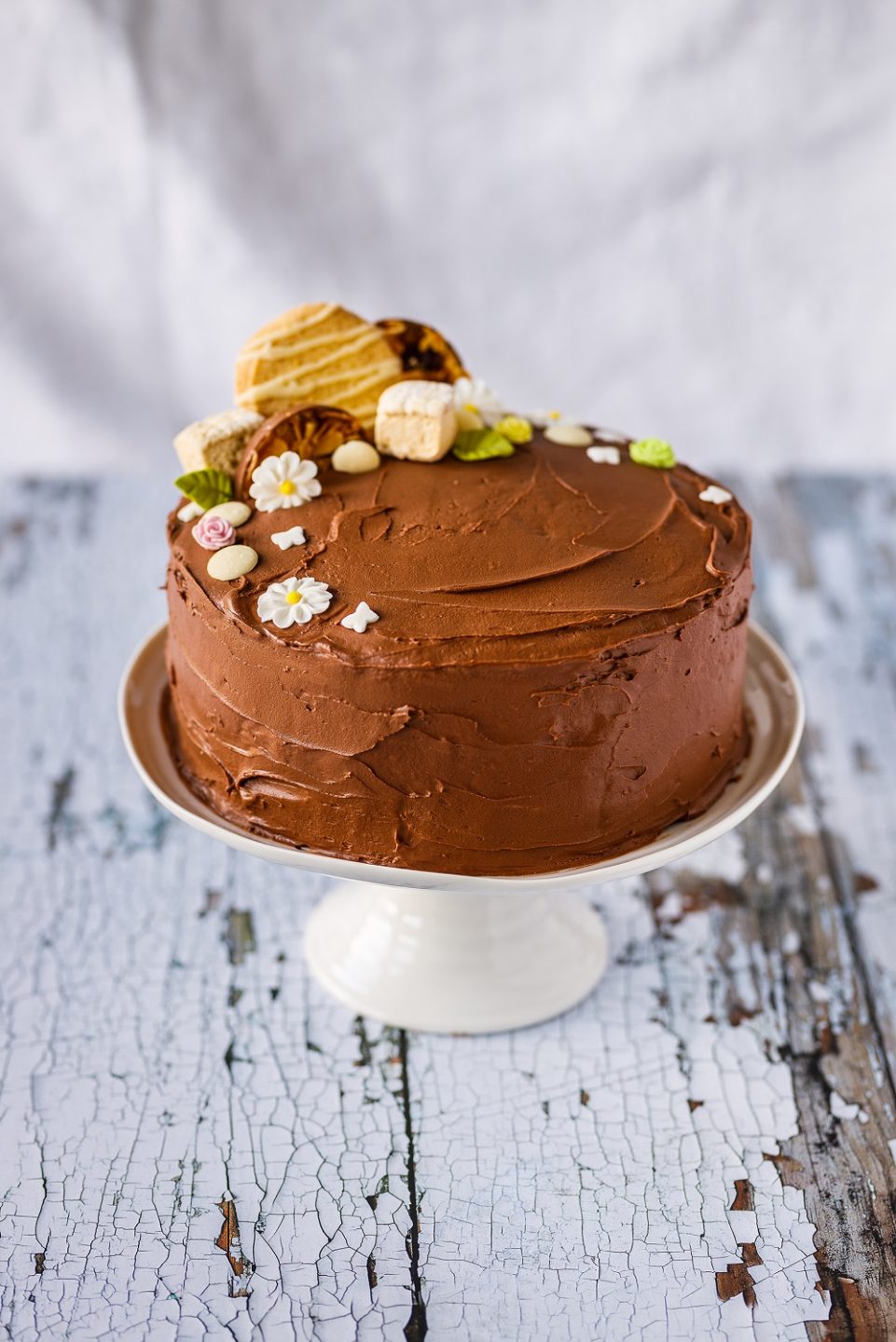 Crafting The Perfect Homemade Chocolate Cake