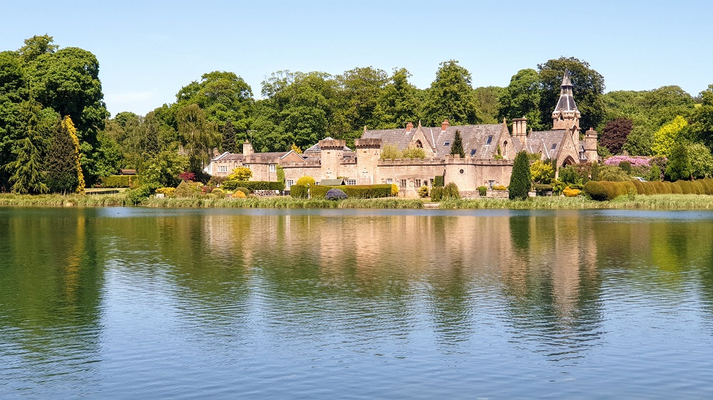 A Walk At Newstead Abbey: Turquoise Polka Dot Dress