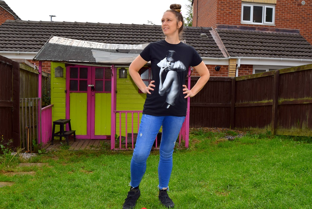 From Garden Sheds To Log Cabin: Summer House 24