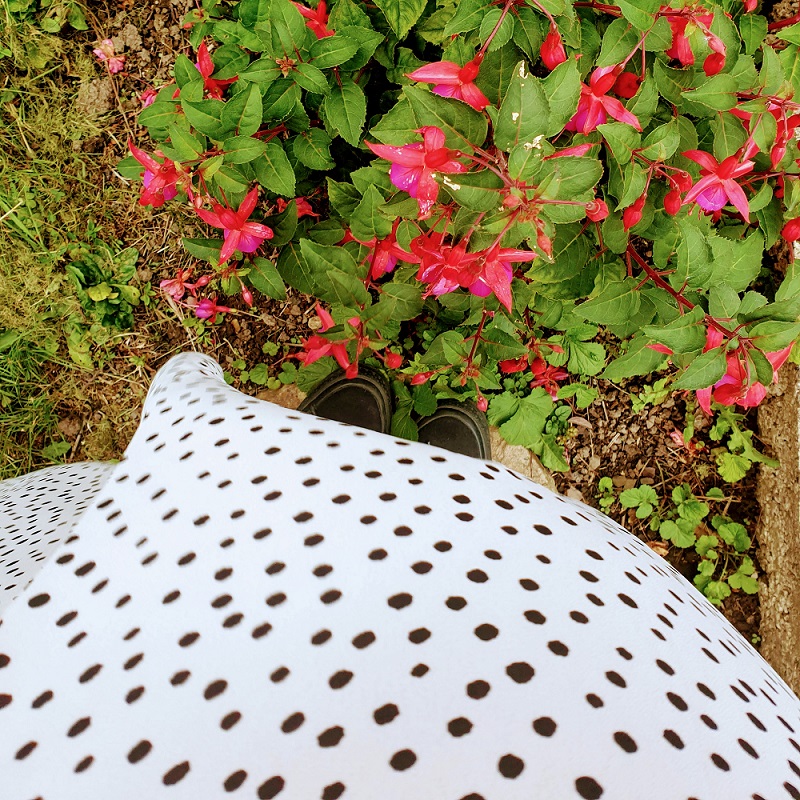 Colours Of Summer: Friday Feet With Friday Flowers