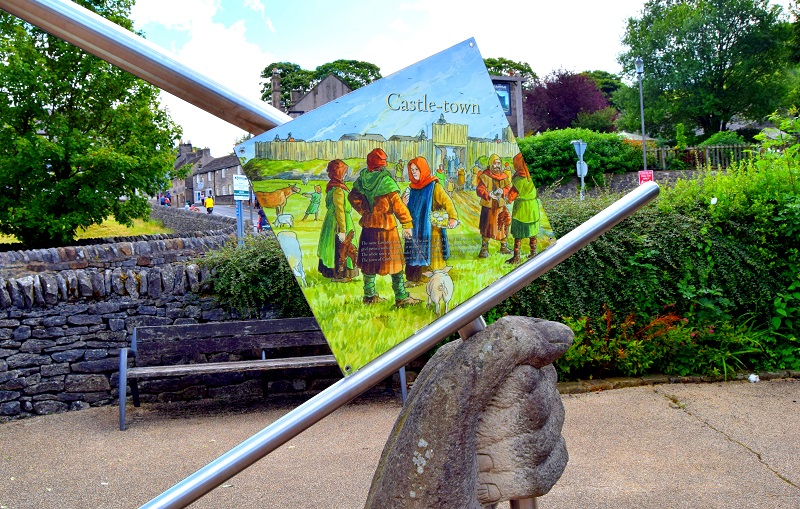 A Walk Up The Hills At Castleton The Peak District