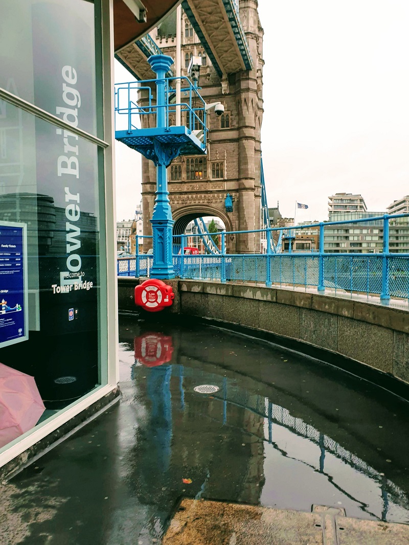 A Walk Over Tower Bridge: Thing's To Do In London