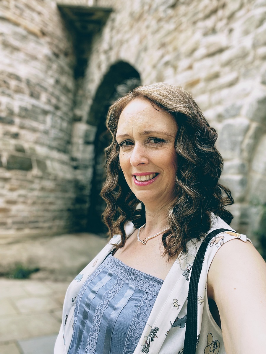 Nottingham Castle And The Robin Hood Statue 