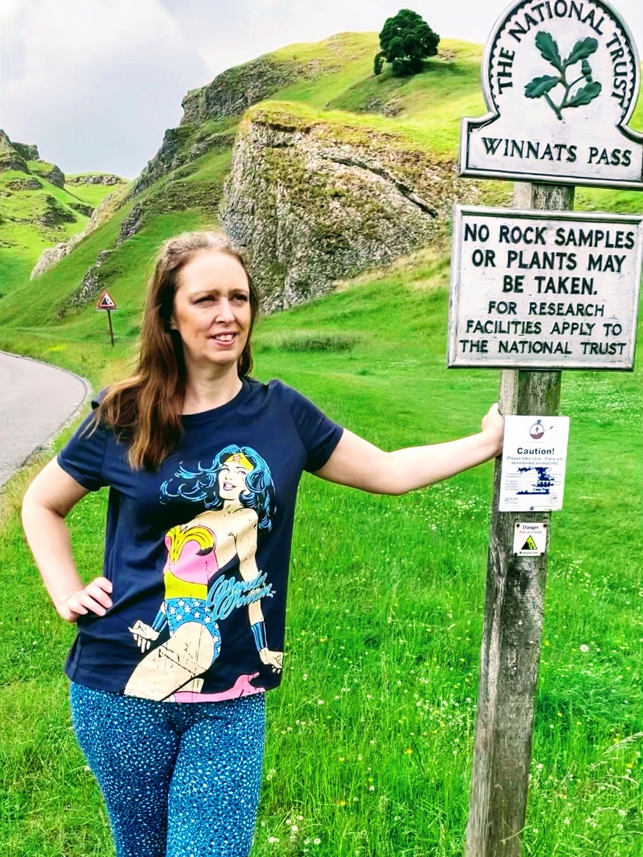 A Walk Up Mam Tor From Castleton In The Peak District A Walk In The Peak District: Winnats Pass