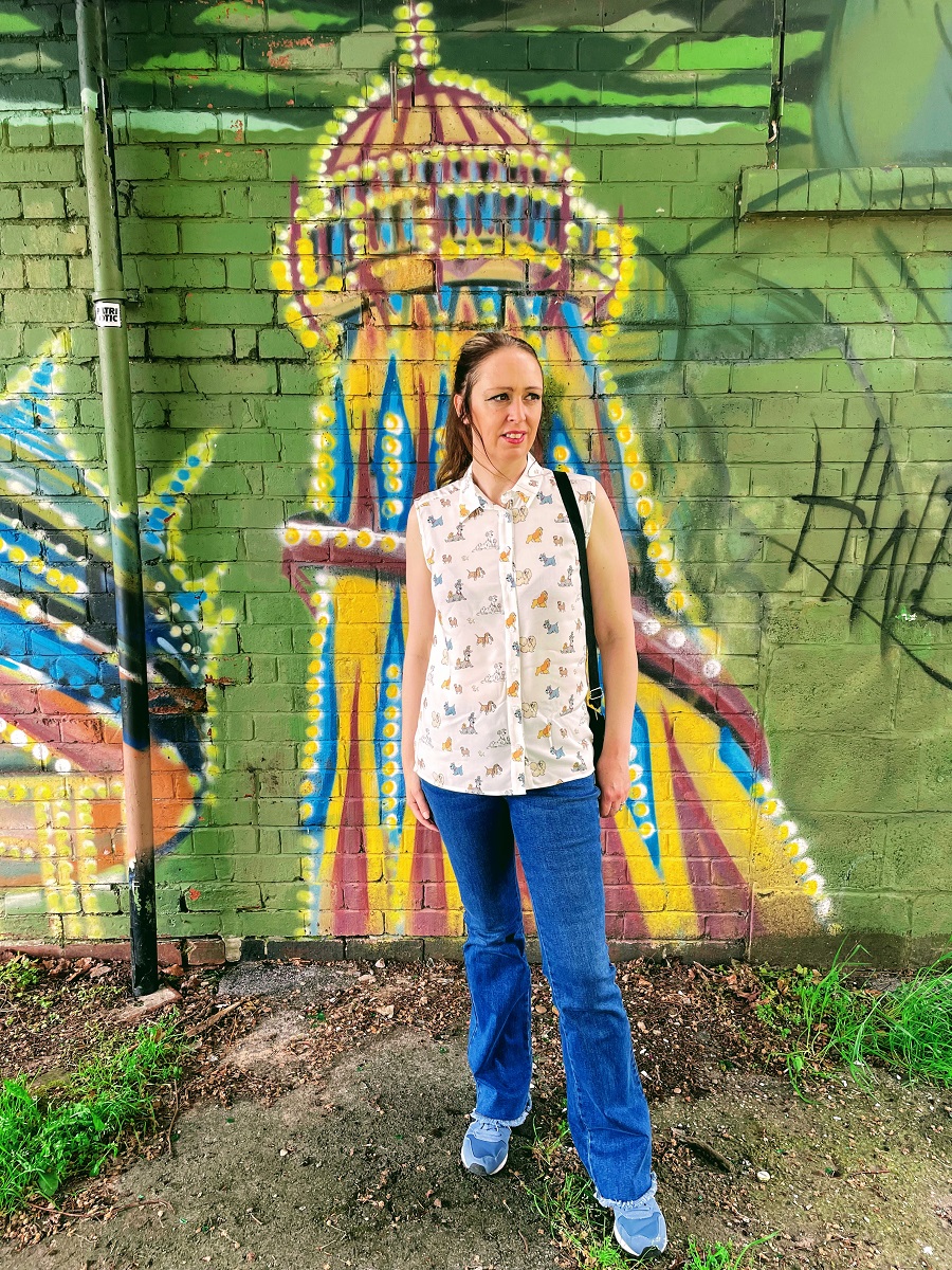 Lady & The Tramp Shirt With Jeans And Street Art