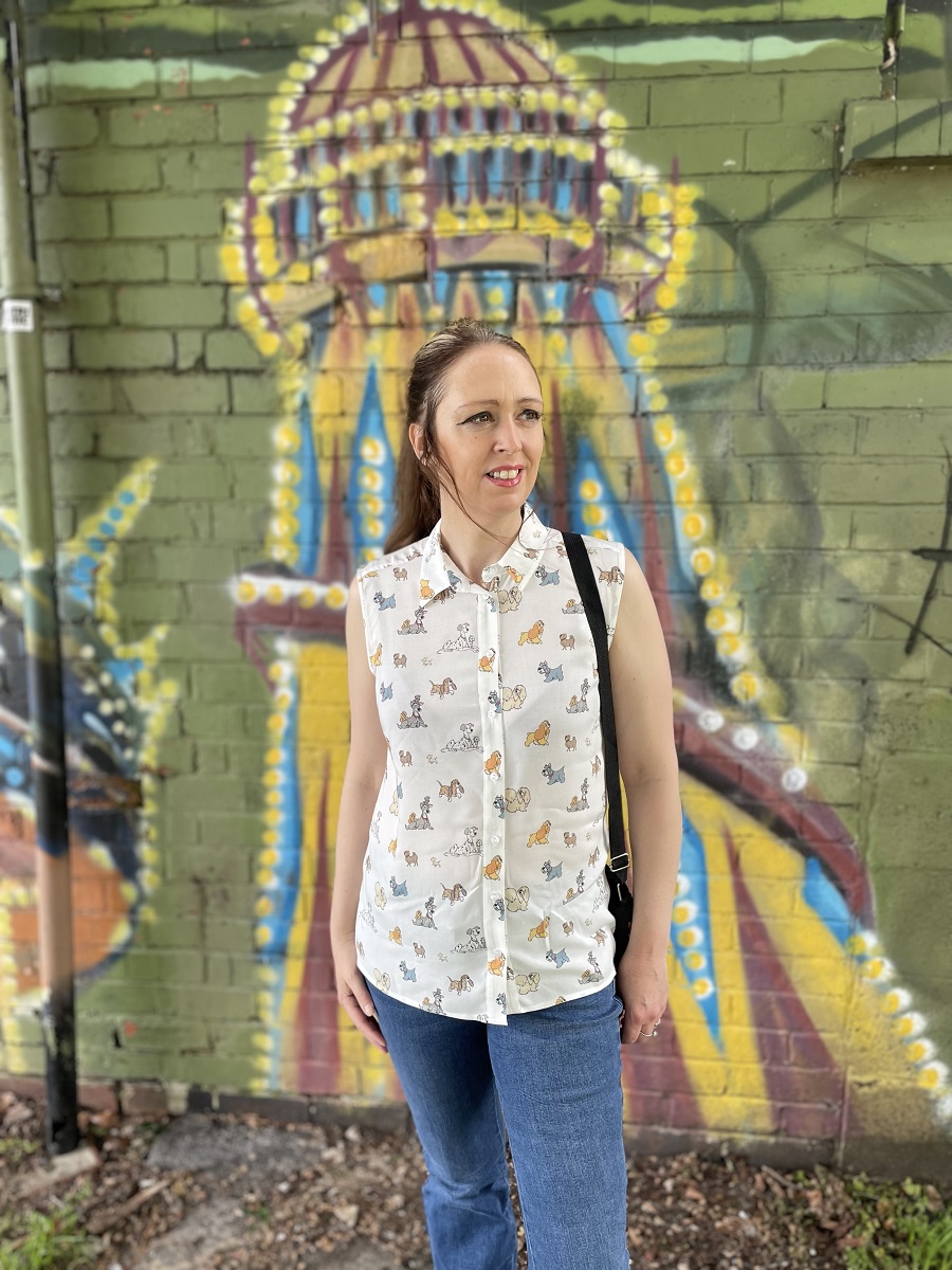 Lady & The Tramp Shirt With Jeans And Street Art