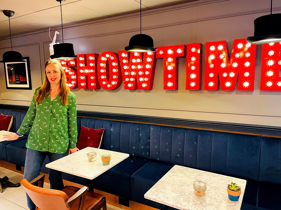 Showtime Now bring On The Cabaret, My Friends