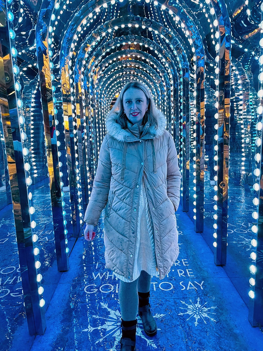 The Frozen Inspired Infinity Chamber The Frozen Inspired Infinity Chamber