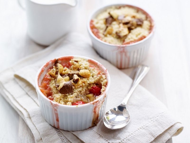 How To Make A Strawberry And Rhubarb Crumble