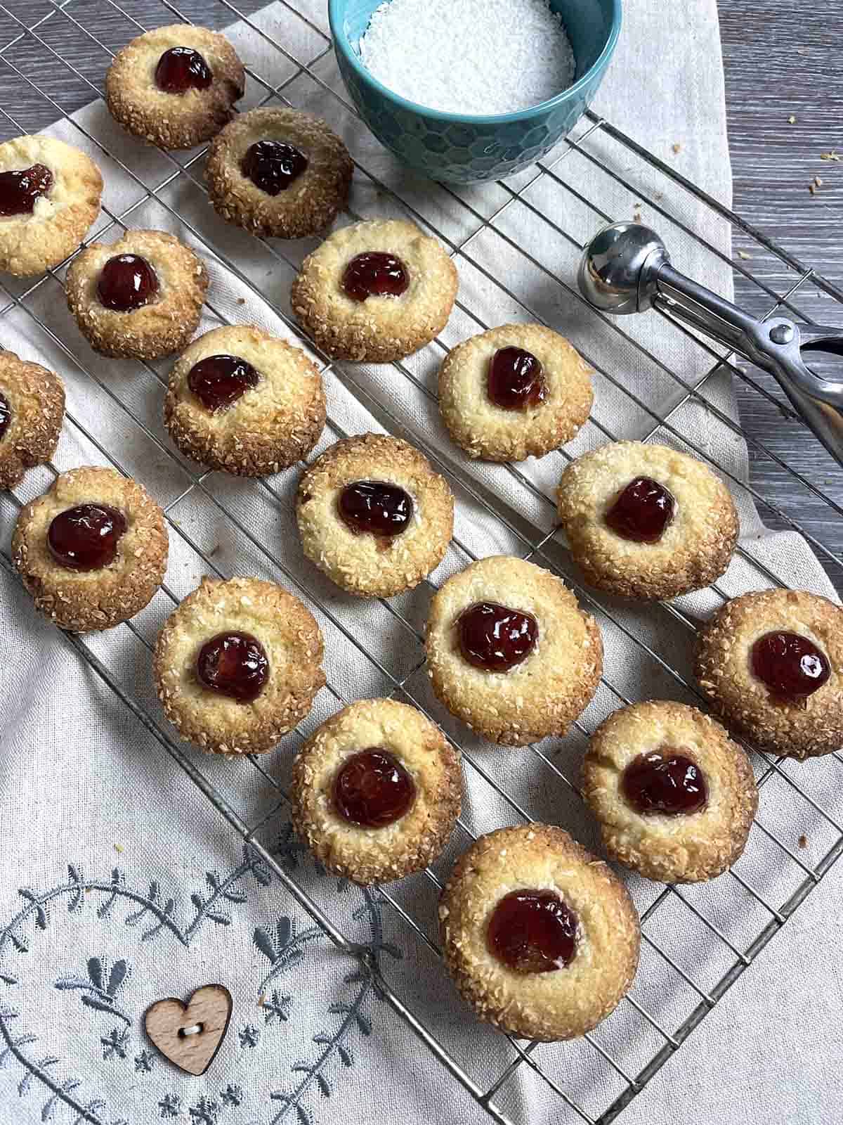 melting moments cookie biscuits on a cooling rack..
