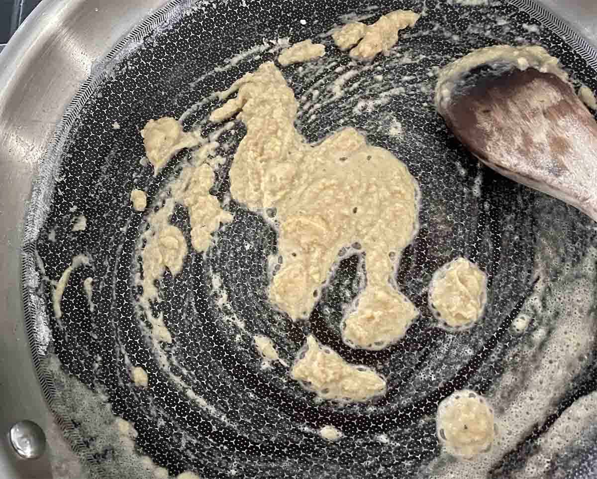 melted butter and flour roux in a pan.