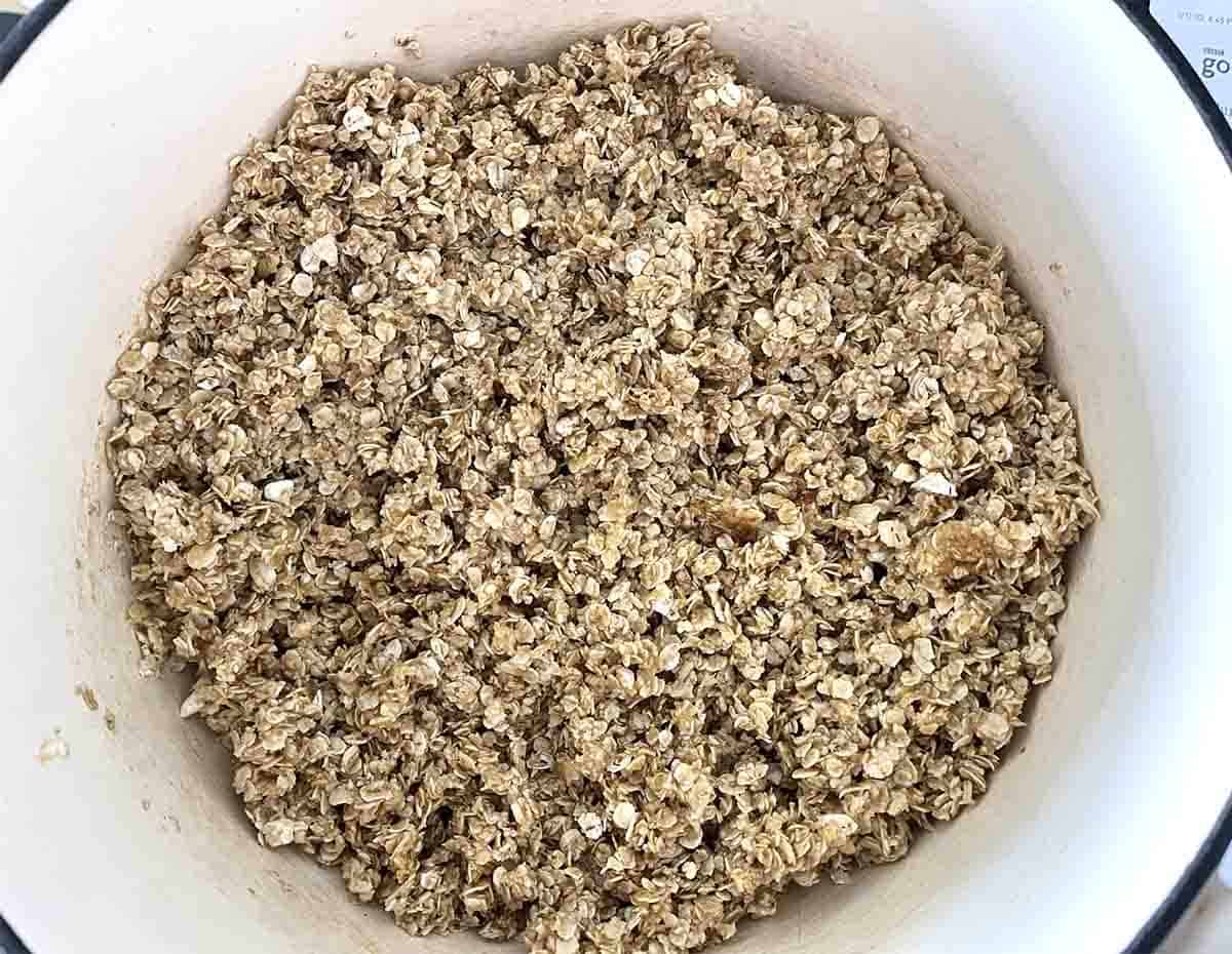 oats and syrup mixture combined.
