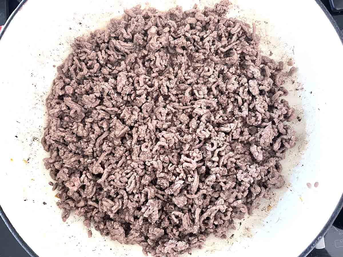 mince in a pan.
