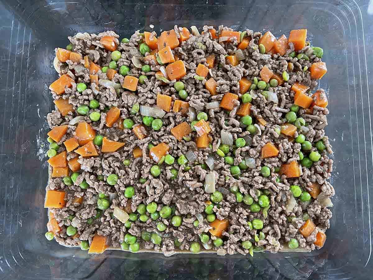 savoury mince in acasserole dish.