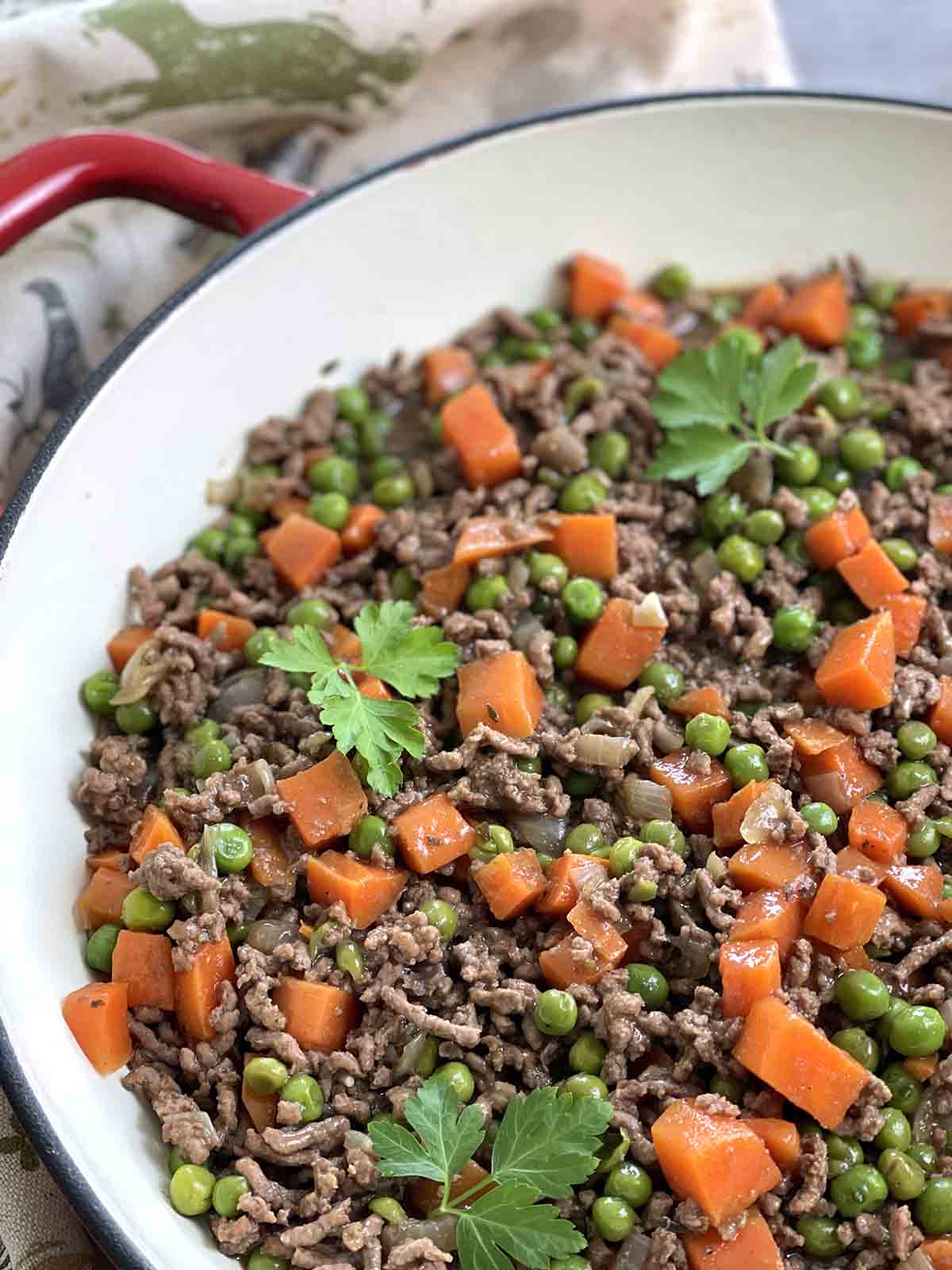 close up of mince in a pan.