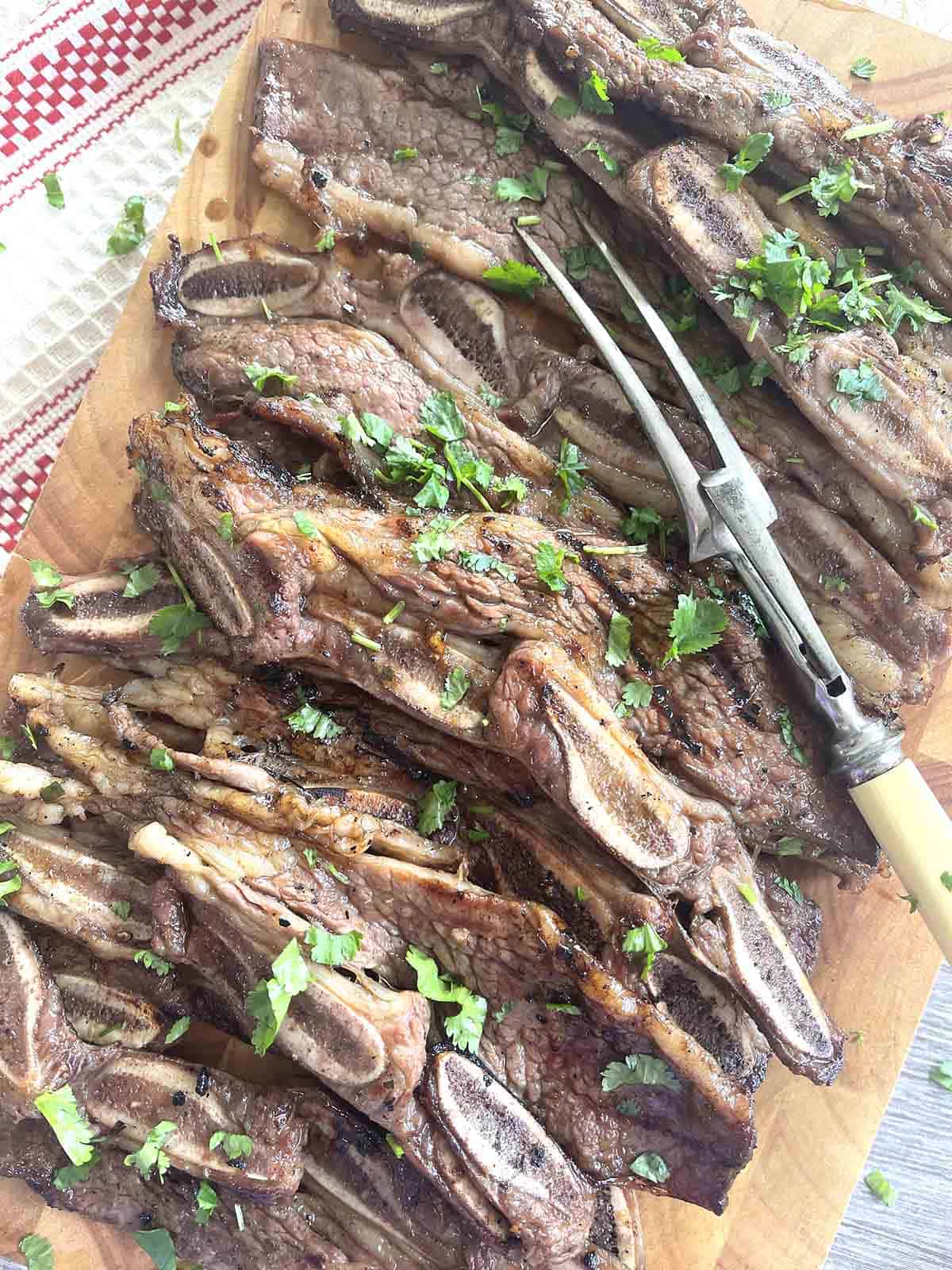 close up of flanken ribs.
