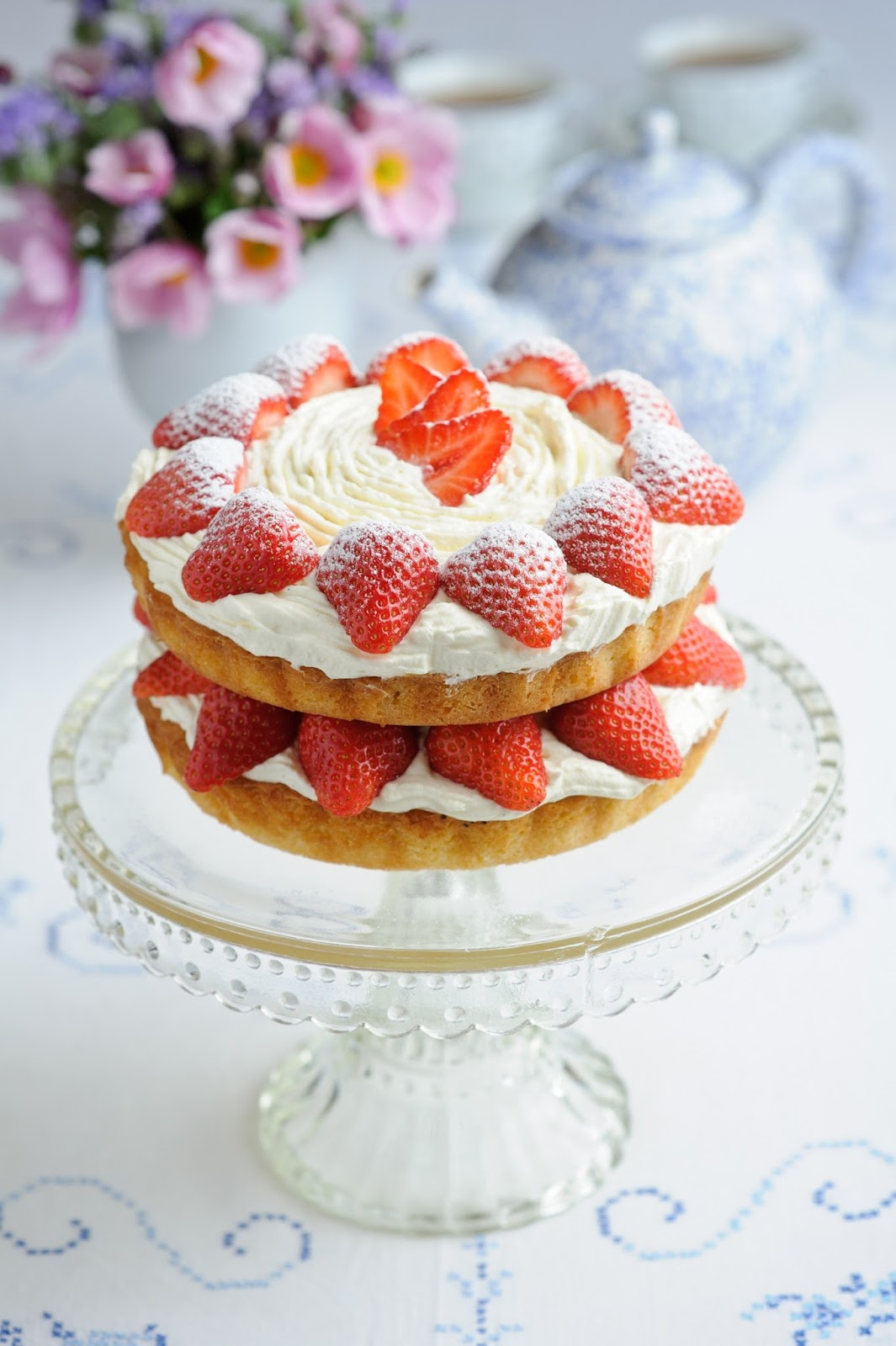 10 Yummy Cakes To Try Out And Impress Your Friends