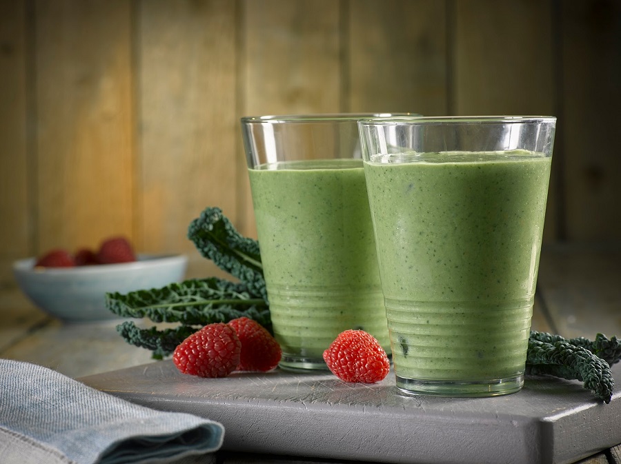 Spinach, Avocado, Coconut Oil And Raspberry Smoothie: